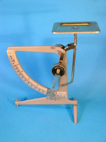 letter scale, maker Ronia