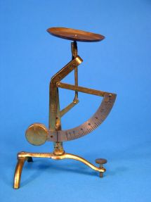 apothecary scale, maker Ph.J. Maul