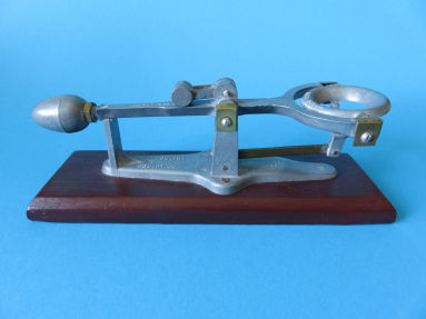 egg scale, National Poultry Equipment Co., Seattle, Washington, U.S.A.