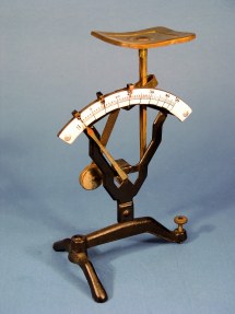 letter scale, maker Jakob Maul