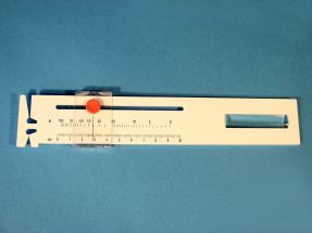 letter scale, maker Linex