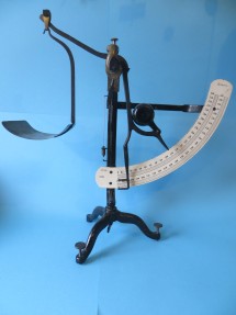 letter scale, maker Bischoff