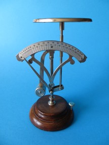 letter scale, maker Ed. Widmann