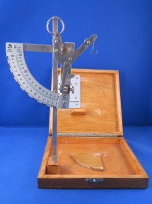 paper scale, maker Jakob Maul