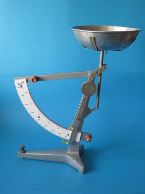 Harris pendulum scale