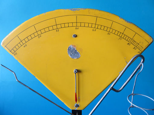 the measuring scale in grams