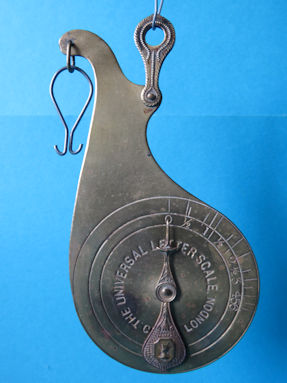 letter scale, maker CH. & Co.