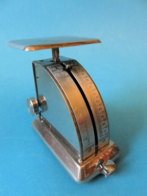 letter scale, maker W.F., France