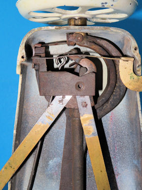 detail 15