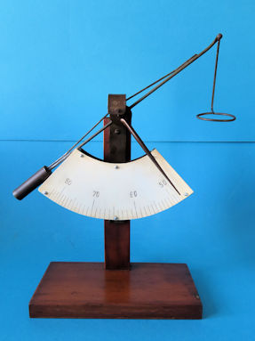 egg scale, maker unknown