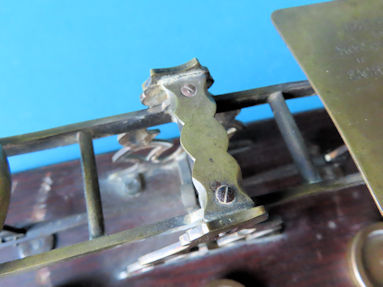 detail 8